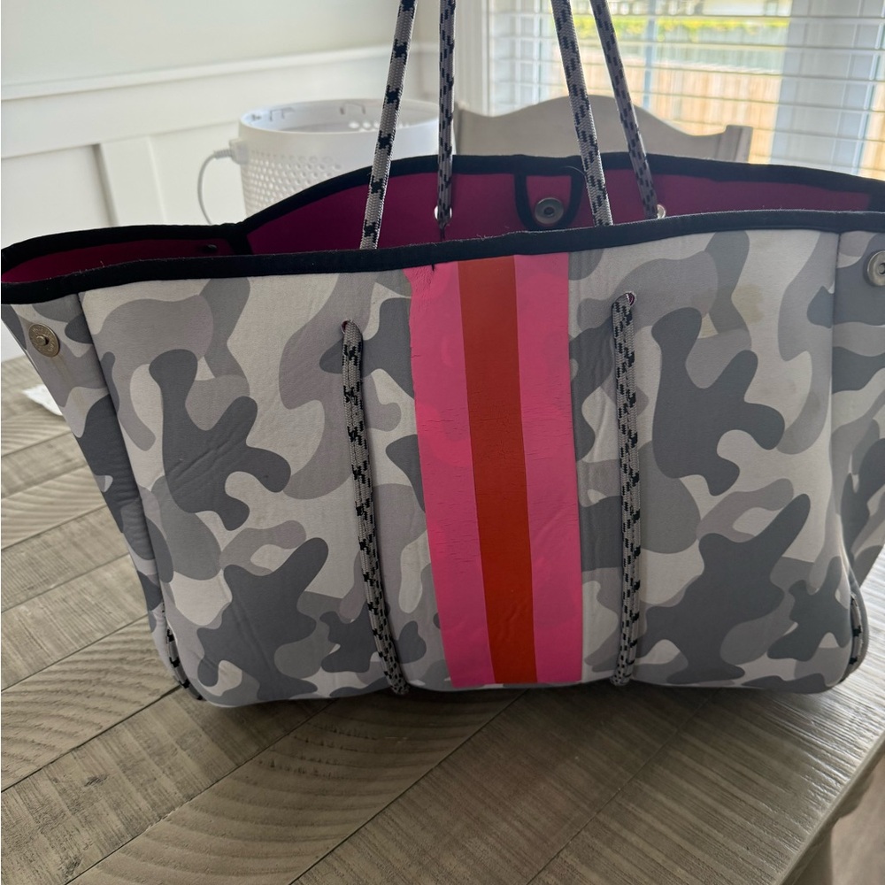 Stylish Camouflage Tote Bag with Pink and Red Accents